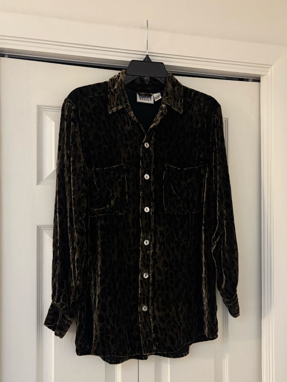 CHICO’S Olive and Black Leopard Print Faux Velvet Button Down Blouse - Picture 3 of 12